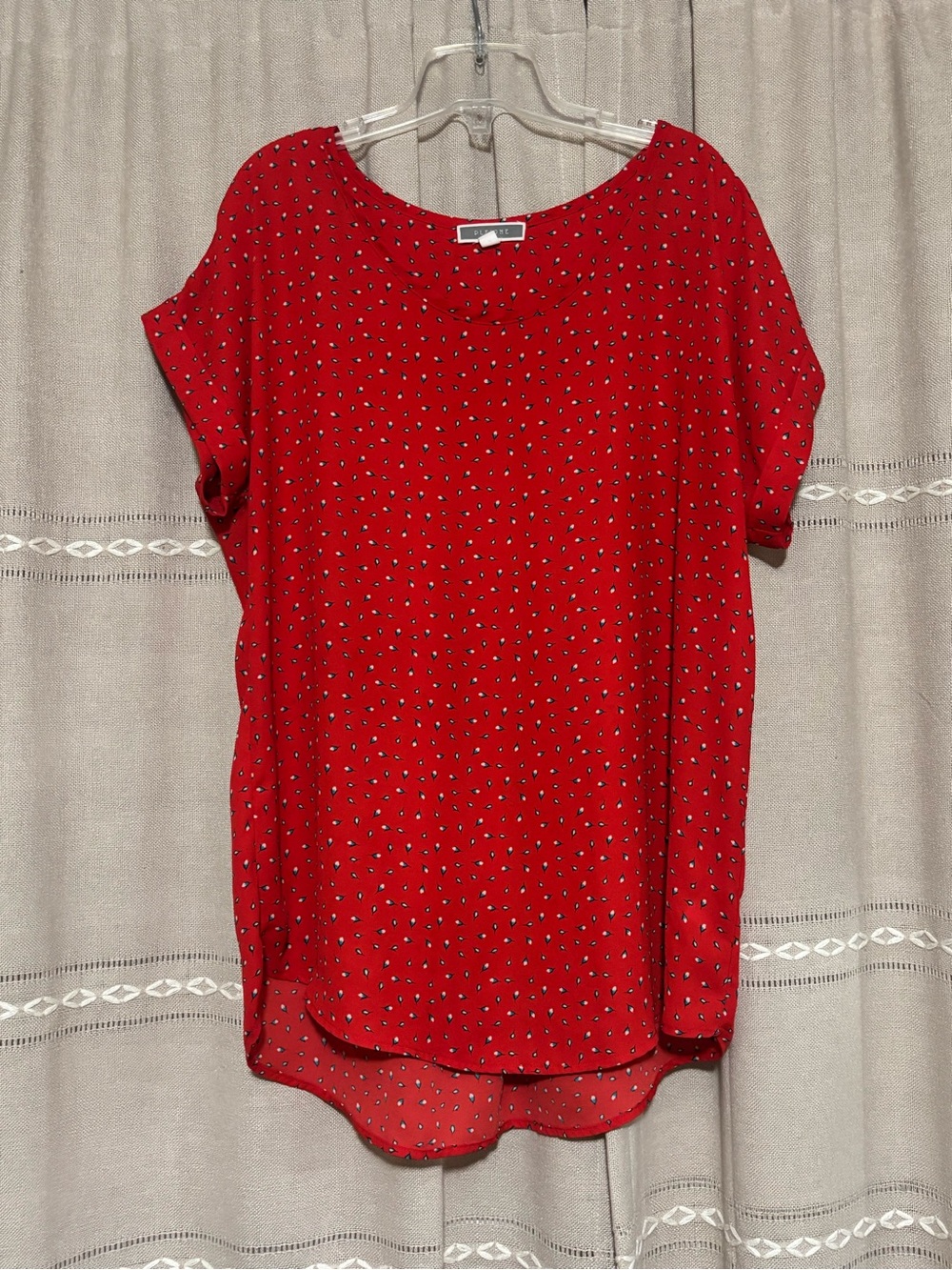 Pleione Red Blue White Ditsy Floral Short Sleeve High-Low Blouse Top Size S